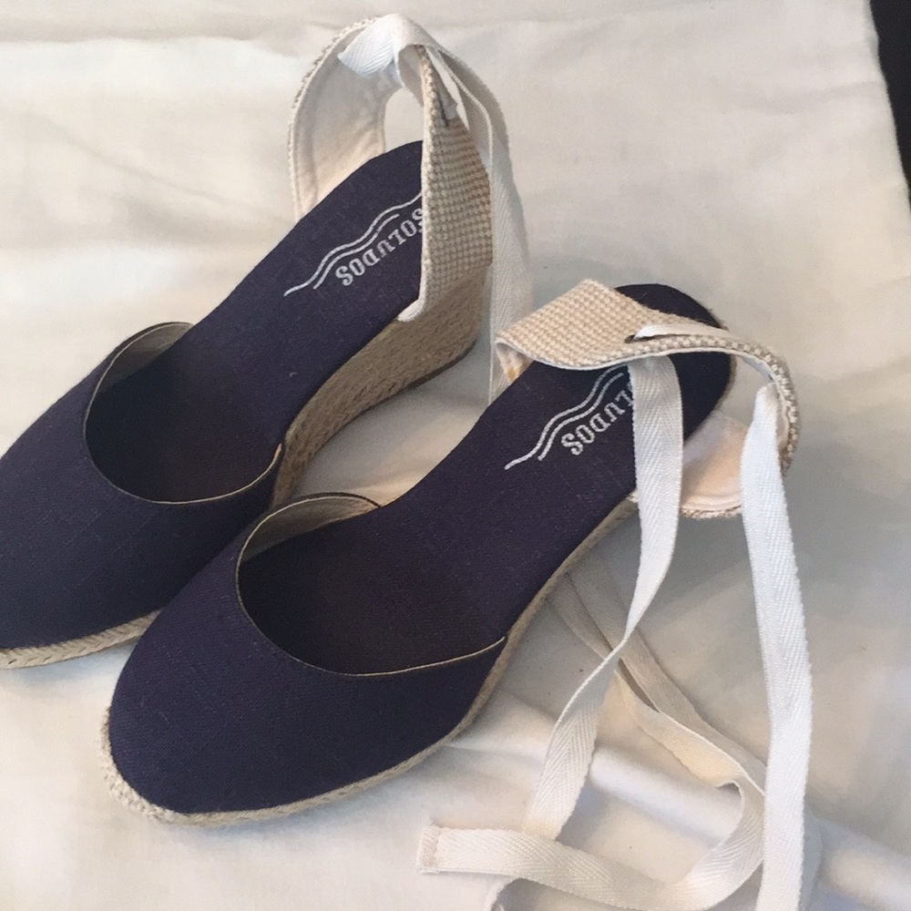 Navy blue wedge soludos